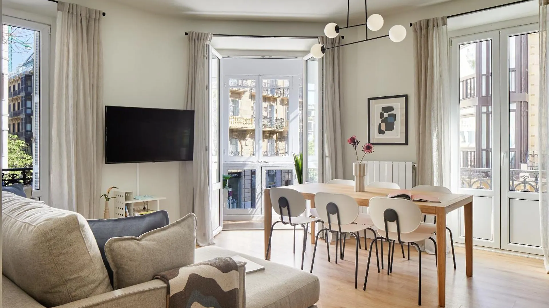 Urbieta Suite By Feelfree Rentals location